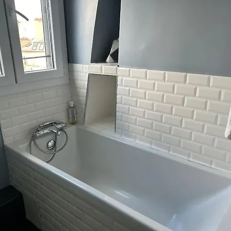 Appartement Sur Les Toits De Vue Tour Eiffel 4 Paris